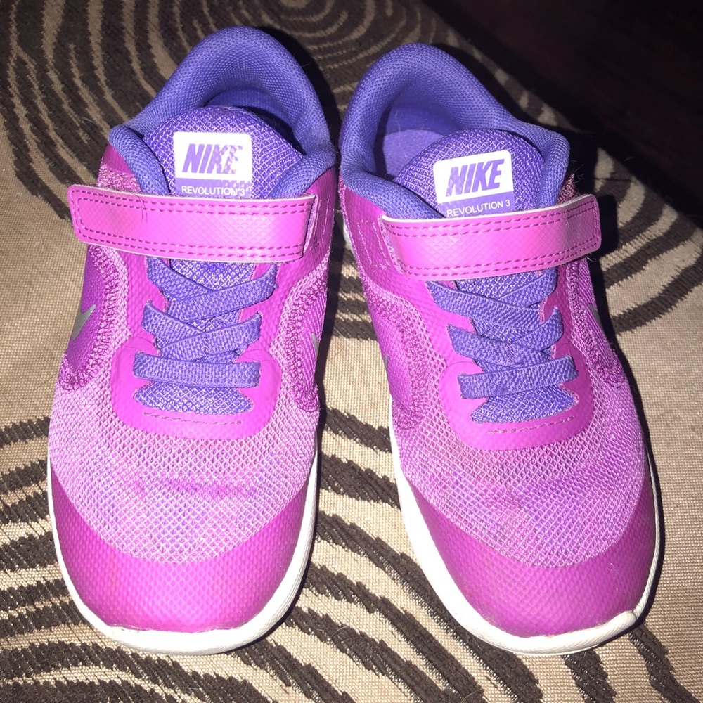 Nike sneakers! Great condition! Toddler size 10